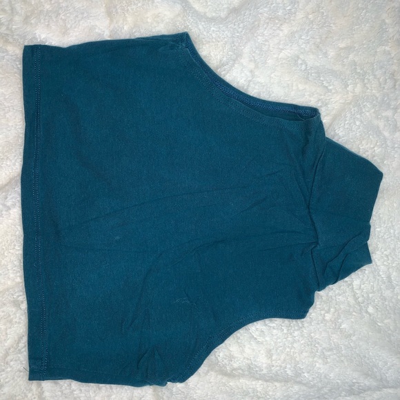 Crop top - Picture 2 of 2